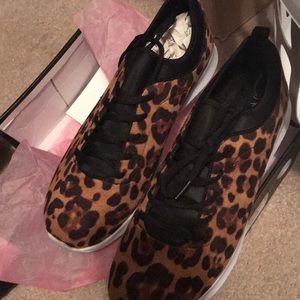 Boutique leopard active tennis shoes